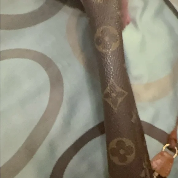 🌟 Authentic Louis Vuitton Pochette Accessoires – Classic Monogram 🌟 - Picture 6 of 16